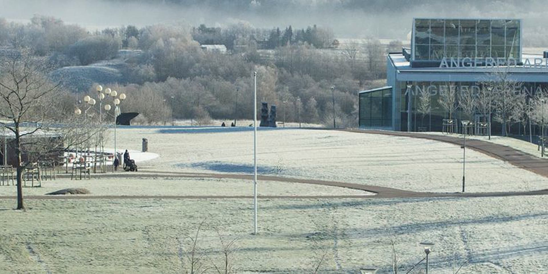 Angered, Göteborg — vy över Angered med flerfamiljshus och omgivande natur. Hitta privatägda veterinärer och djurkliniker i Angered.