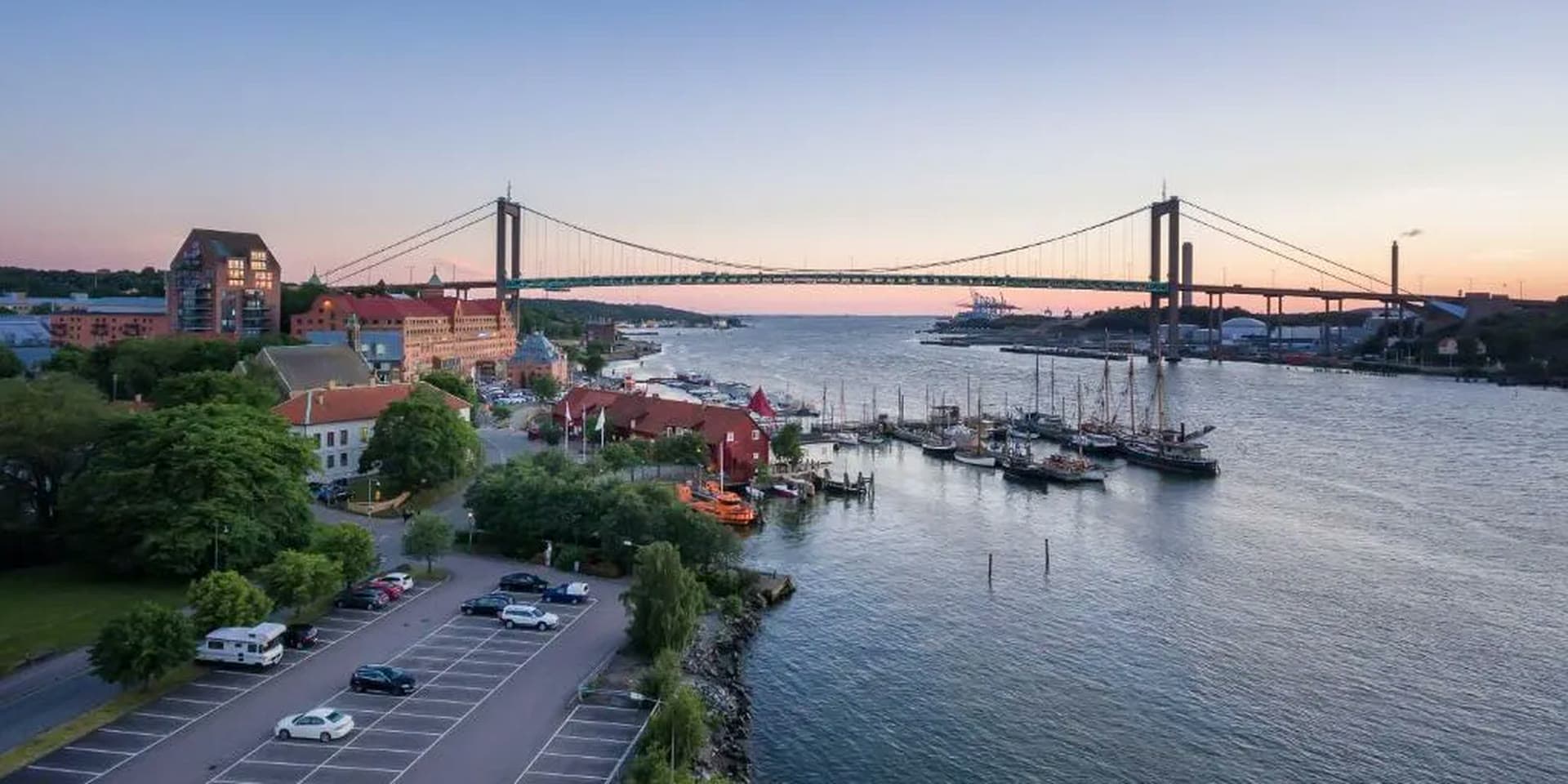 Majorna-Linné, Göteborg — landshövdingehus och kullerstensgator i Majorna och Linnéstaden. Hitta privatägda veterinärer och djurkliniker i Majorna-Linné.