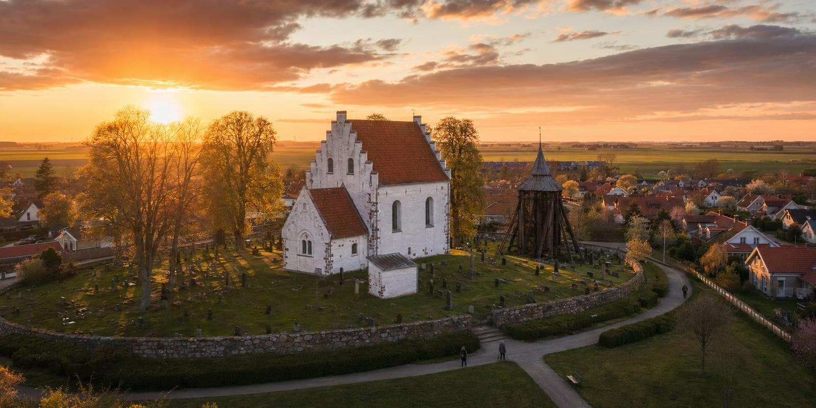Oxie, Malmö — Oxie kyrka med omgivande villakvarter i sydöstra Malmö. Hitta privatägda veterinärer och djurkliniker i Oxie.